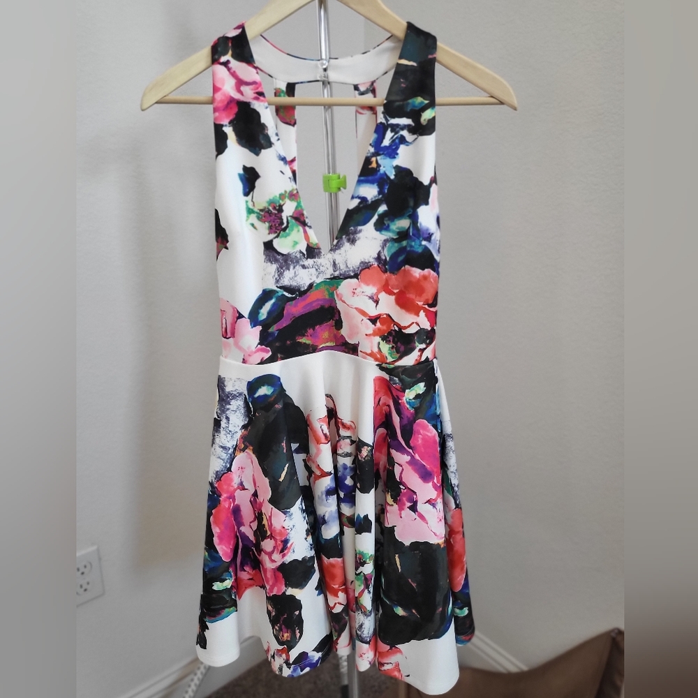 Bebe floral dress XS